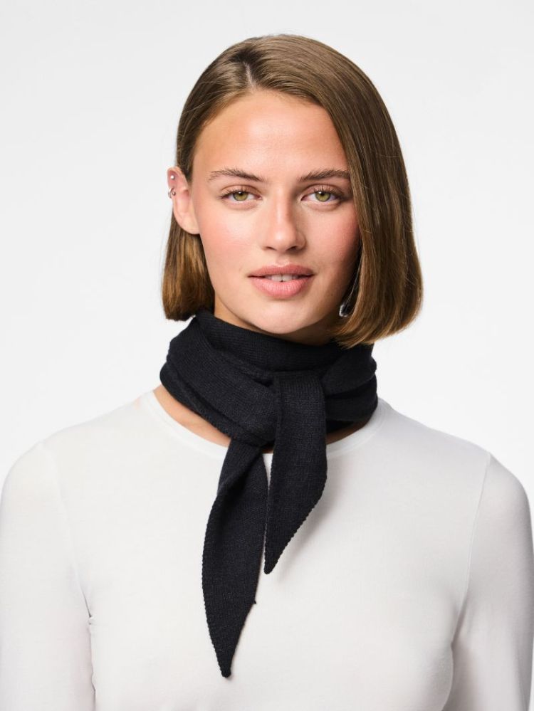 PCKOMMA TRIANGLE SCARF NOOS BC 179276 Black